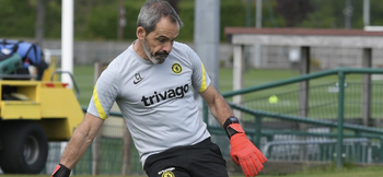 Keeper coach Lollichon and S&C coach Burrows leave Chelsea