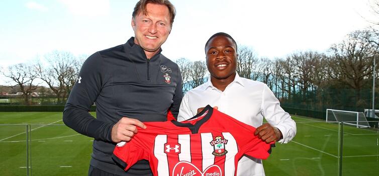 Manager Ralph Hasenhüttl with youth product Michael Obafemi