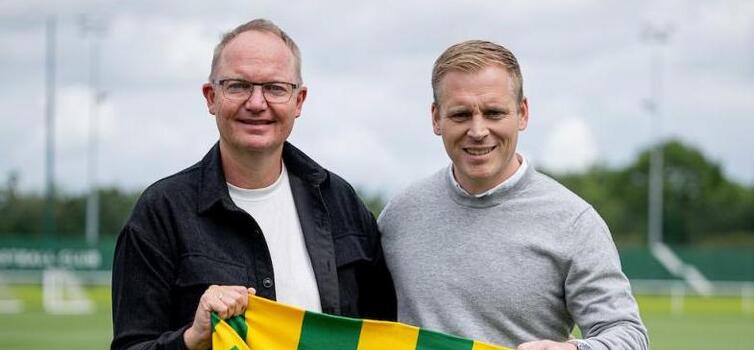 Norwich City Assistant Glen Riddersholm (left) and Head Coach Johannes Hoff Thorup