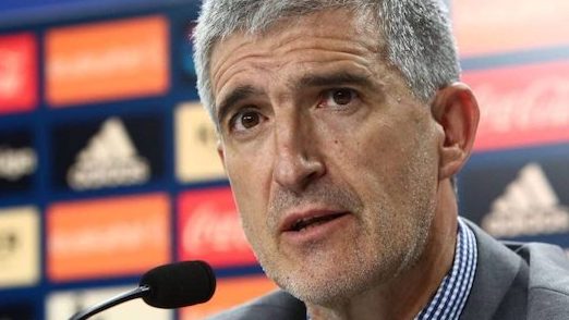 Roberto Olabe Headshot