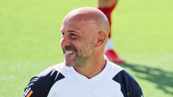 Alberto Garrido Headshot